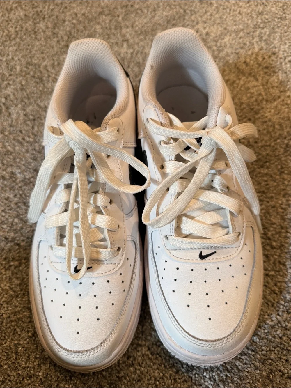 Nike youth low